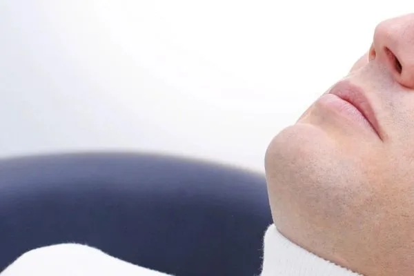 Illustrative draft image: Dental implant procedure